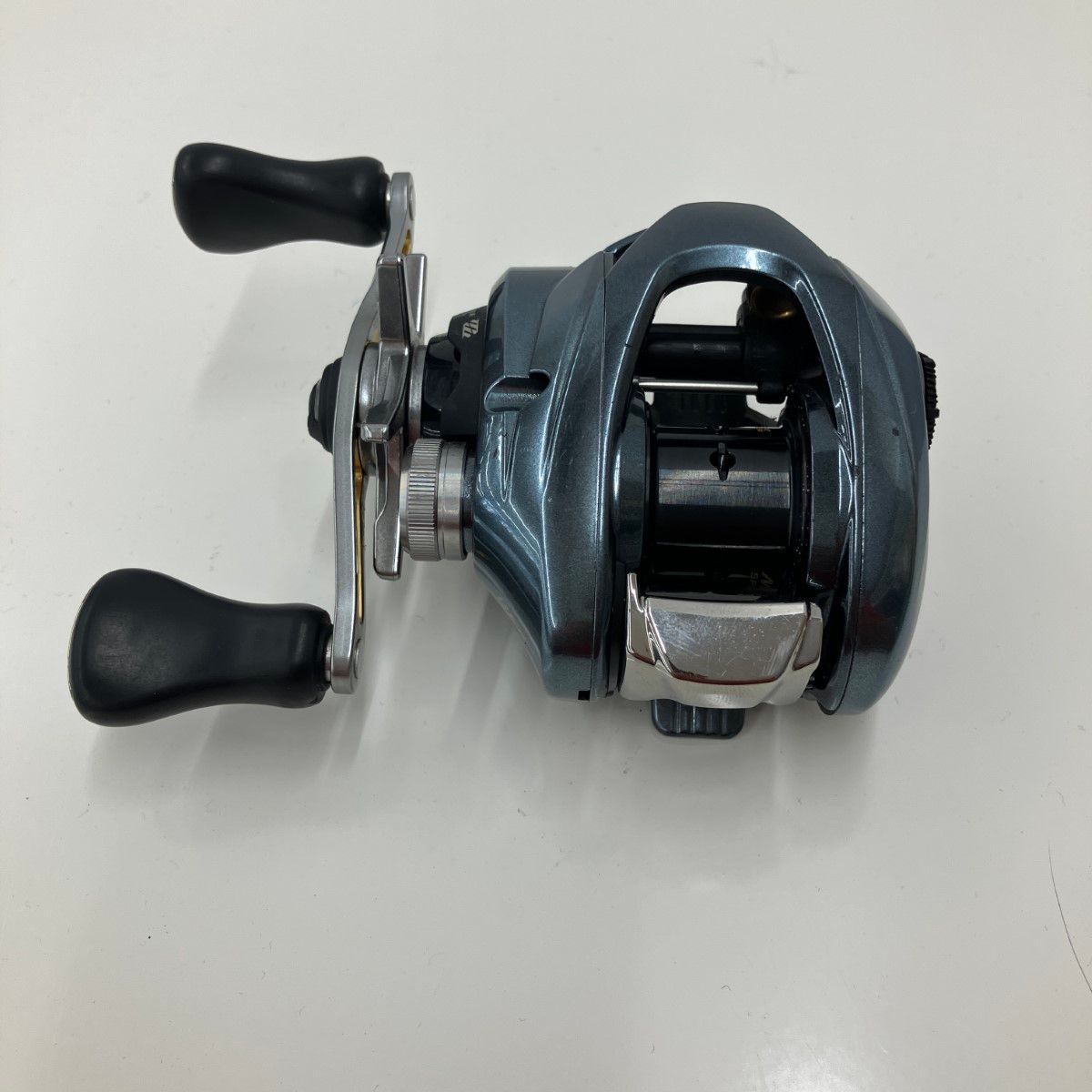 SHIMANO - σσ【中古】SHIMANO シマノ ベイトリール 22アルデバランBFS XG 程度B 044013 やや傷や汚れあり 楽天市場】σσ【中古】SHIMANO シマノ ベイトリール 22