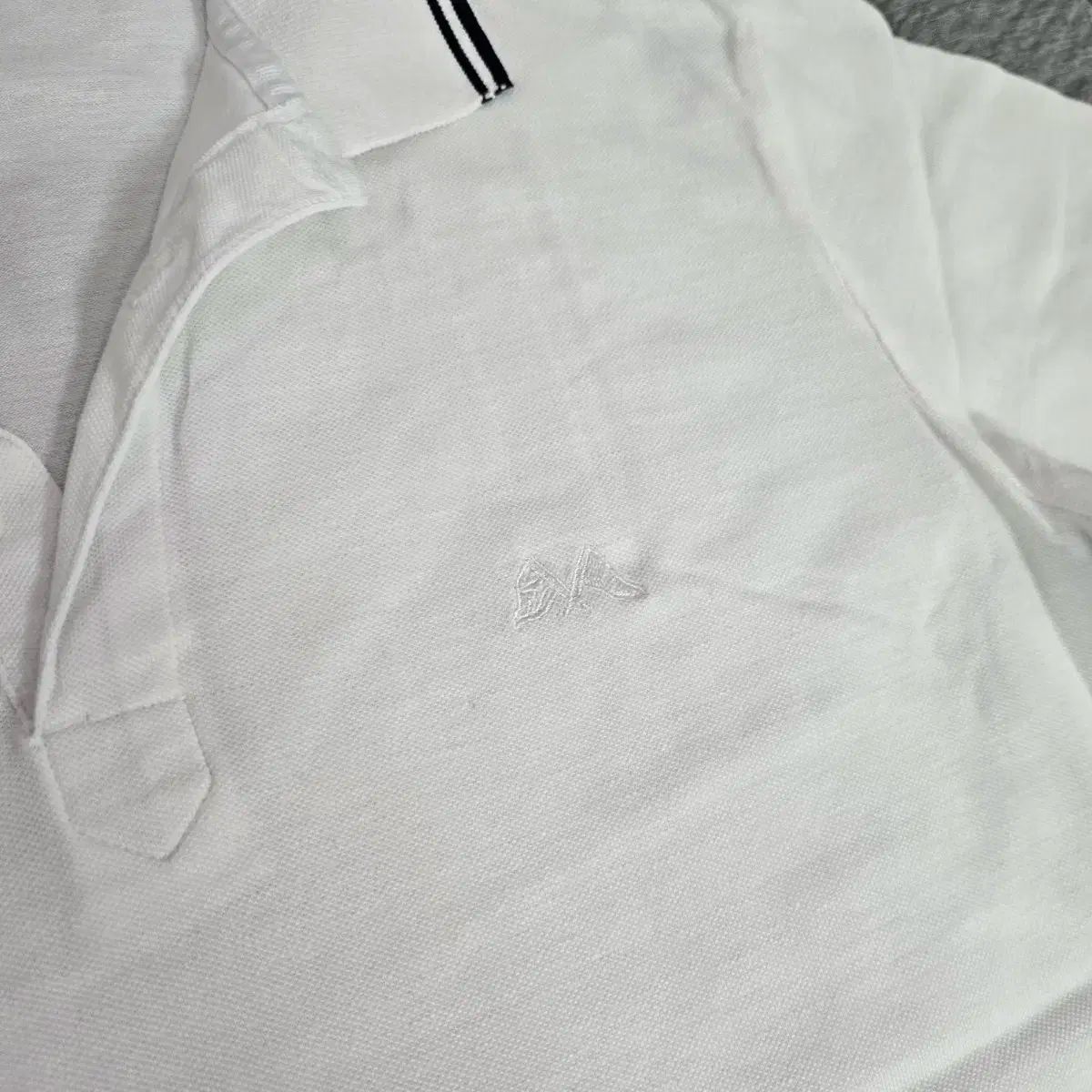ホワイト 襟付きTシャツ