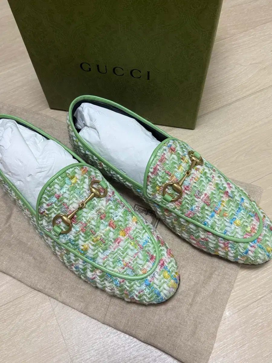 39 GUCCI(グッチ) ツイード ヨルダン ローファー - メルカリ