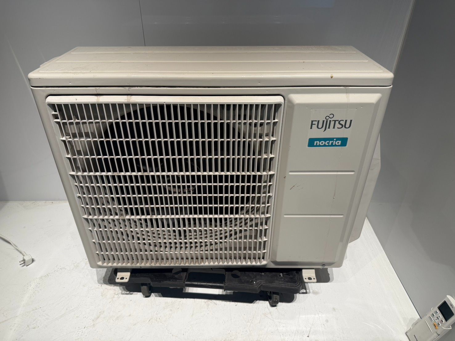 256 FUJITSU 2019年製エアコン 14～16畳用