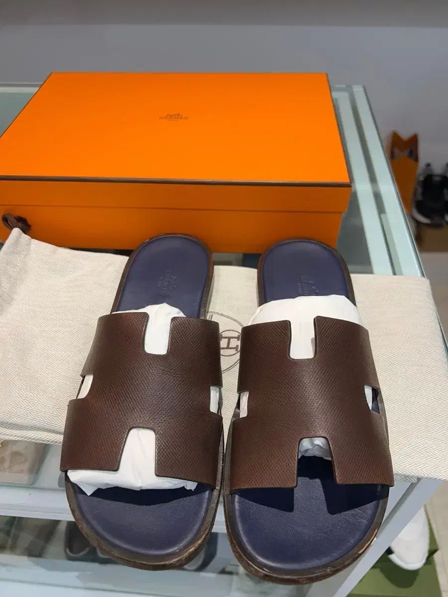 HERMES イズミール 43 メンズサンダル AF221826ZH2301 メンズサンダル