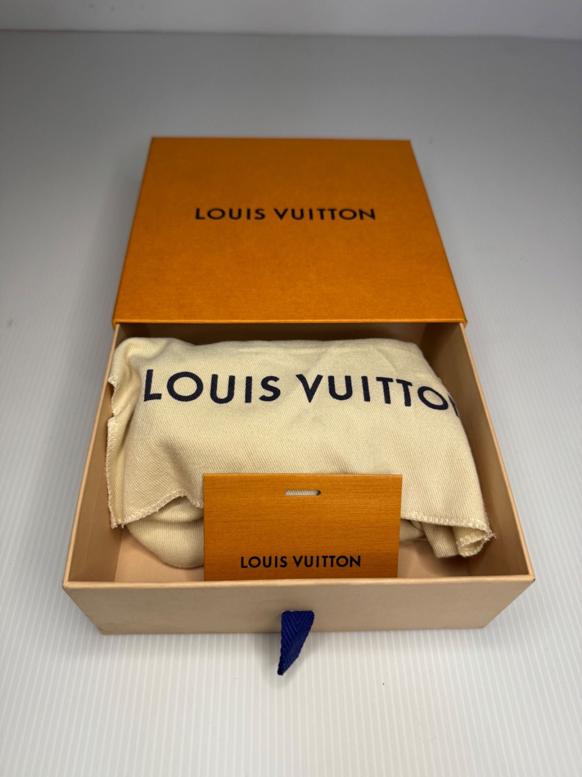 VUITTON