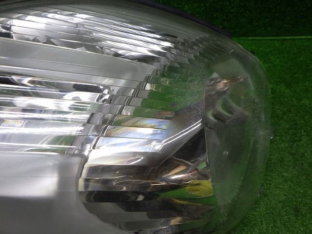 【送料無料】SCP90 ヴィッツ 純正 右 HID ヘッドライト ASSY 52-183 81110-52A01 新作，品質保証 ヴィッツ SCP90 後期 純正 右 ヘッドライト HID (M063261)