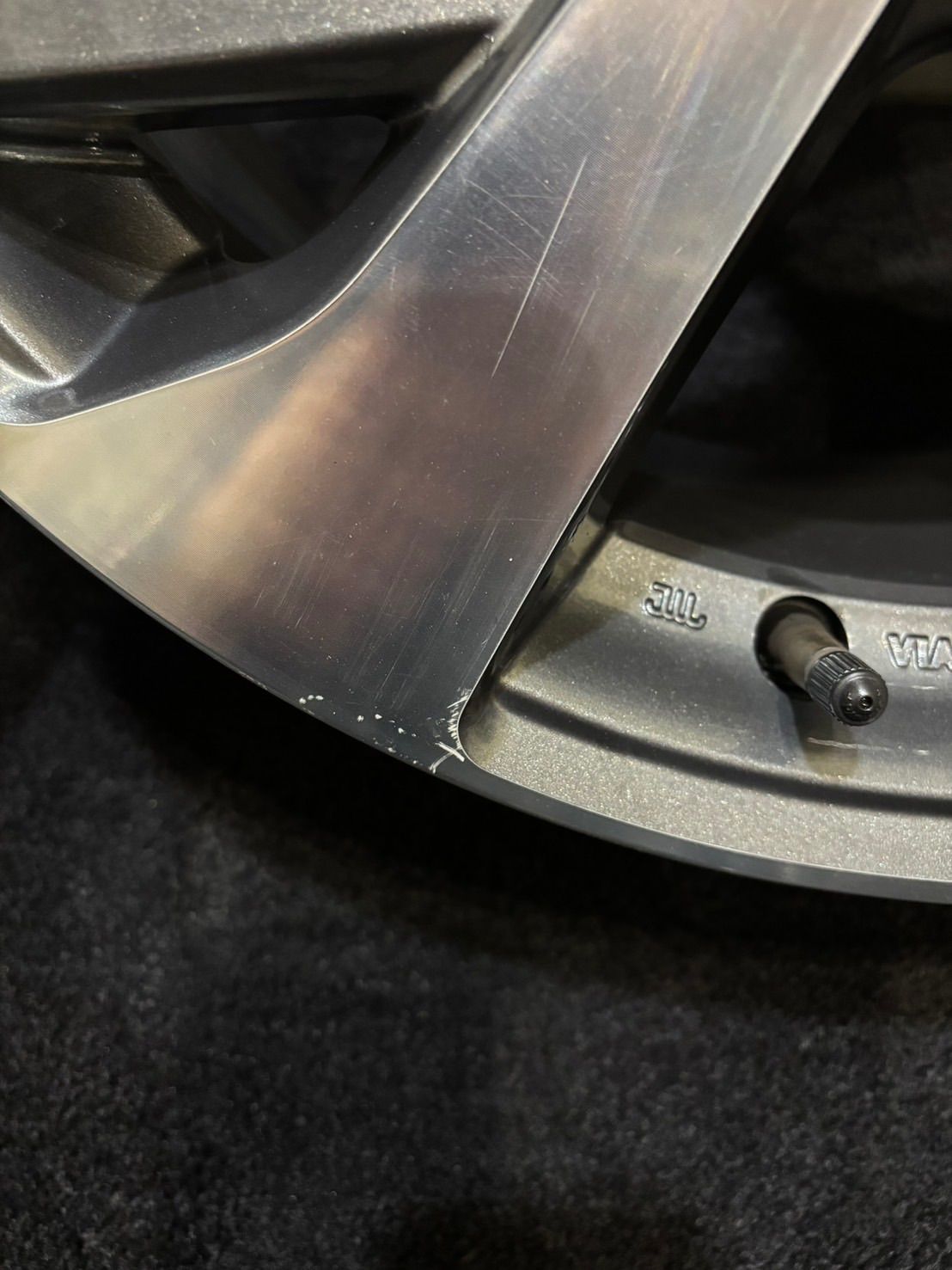 4本 レヴォーグ