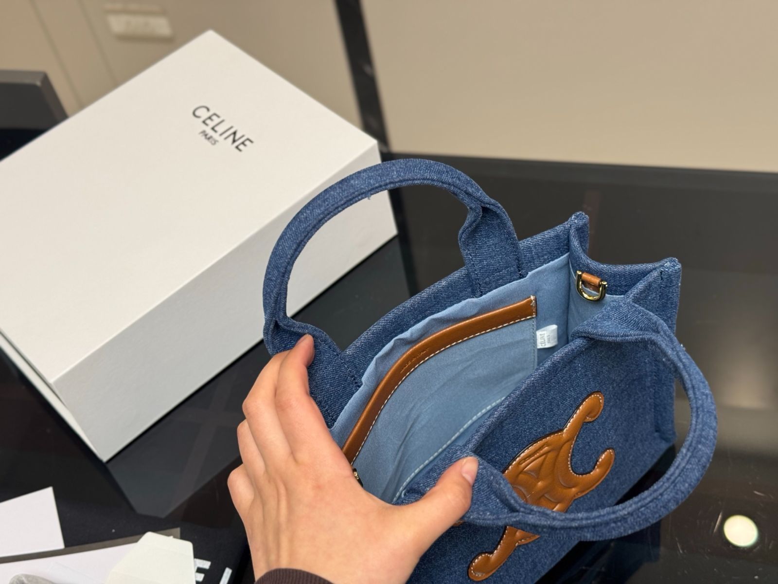 今日特価】Celine Triomphe Tote 2024 New Design セリーヌ