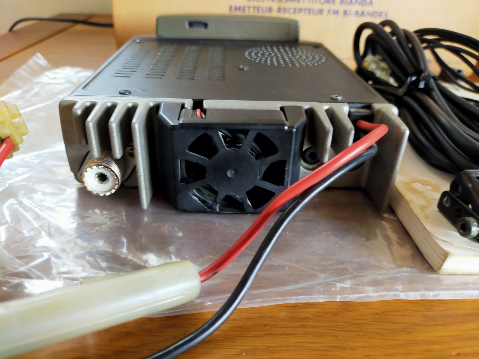 ケンウッド TM-V7A 144/430MHz 50/35W J無し北米仕様 - メルカリ