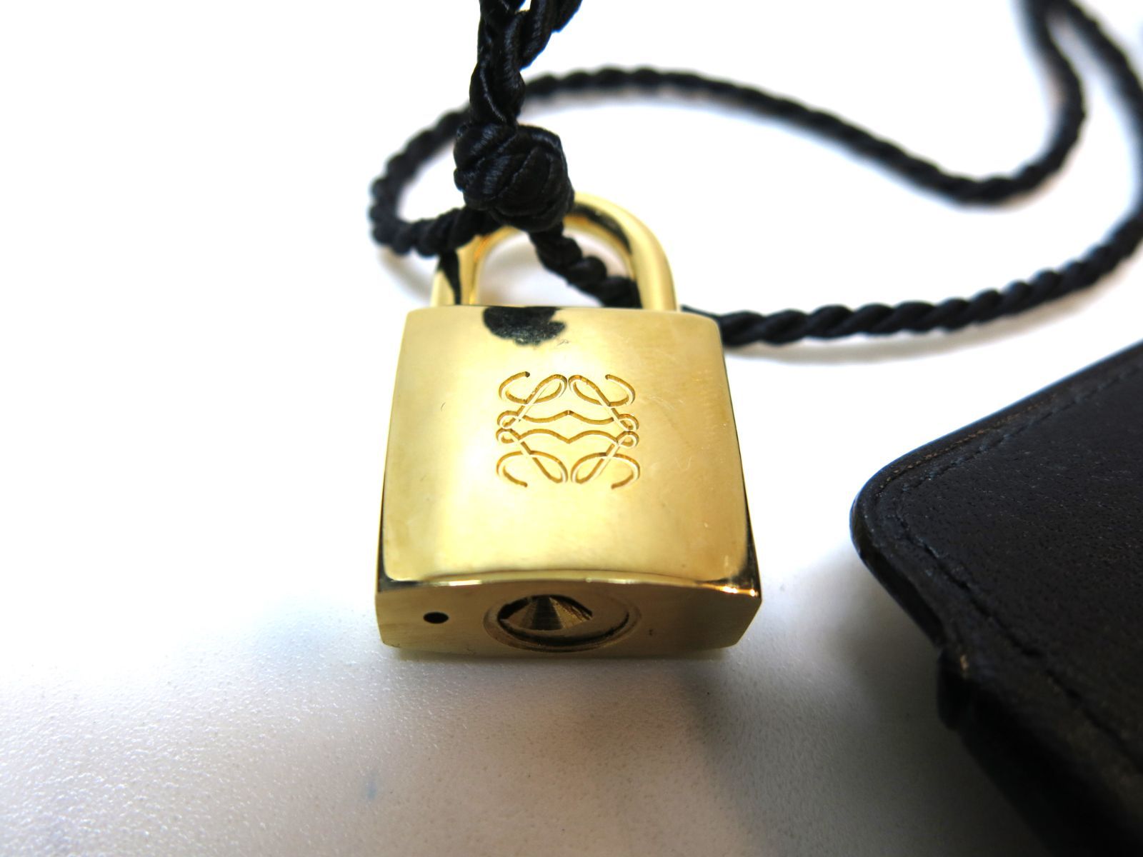 黒|金