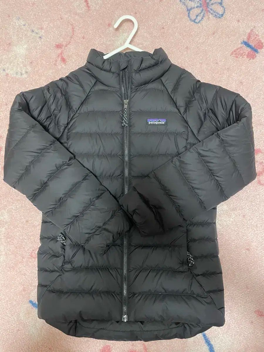 patagonia パタゴニア キッズ ダウン Sサイズ ブラック