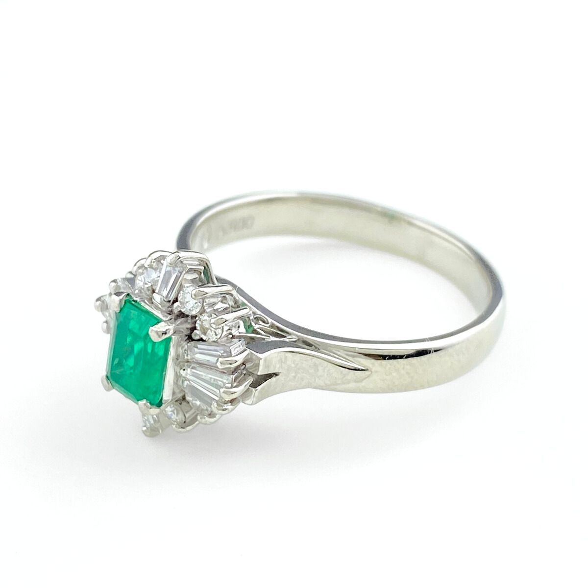 エメラルド デザインリング プラチナ 指輪 メレダイヤ リング 14.5号 Pt900 エメラルド ダイヤモンド レディース