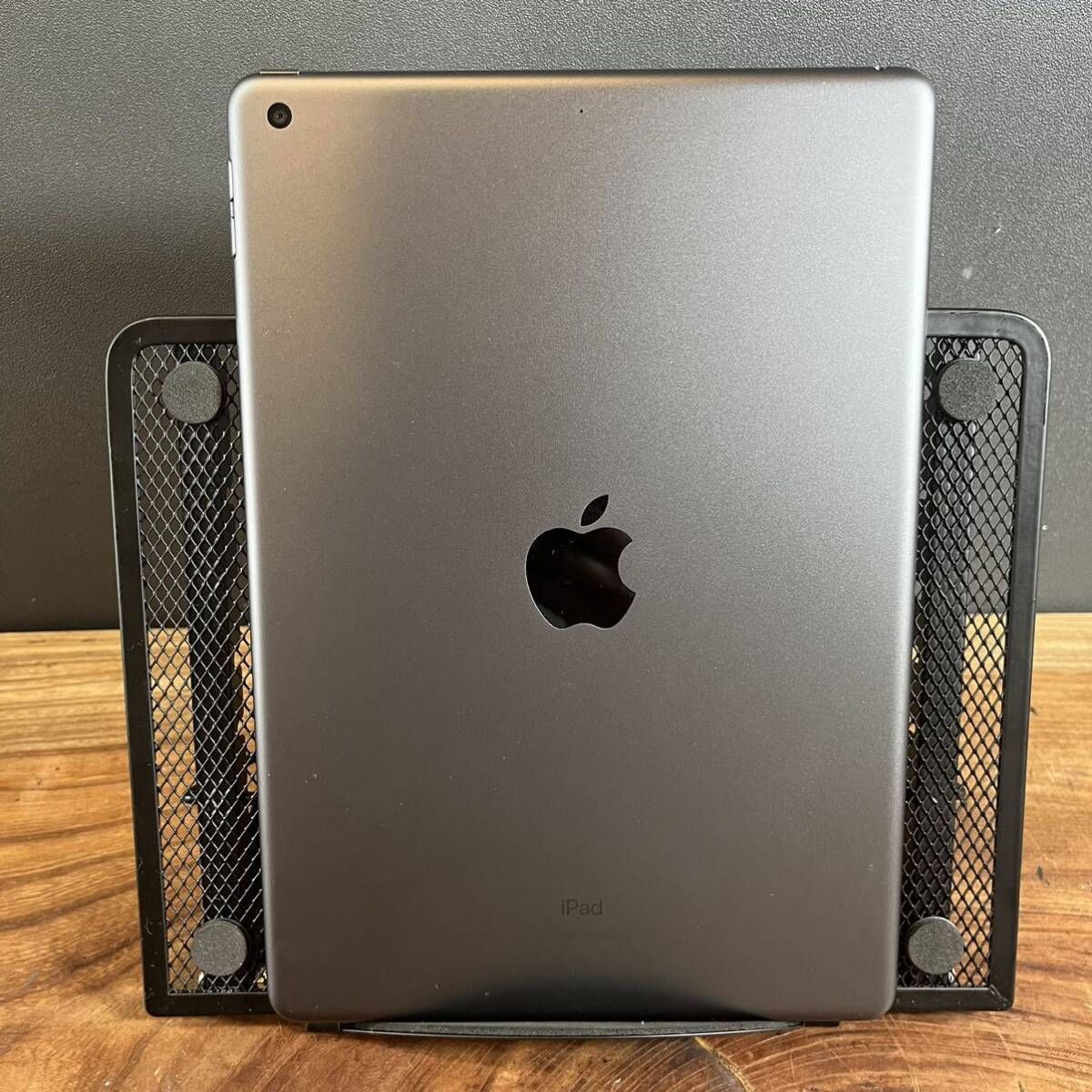iPad - ☆美品　iPad第7世代 スペースグレー WiFiモデル　128GB Amazon.co.jp: 【整備済み品】 Apple iPad (第7世代) Wi-Fi
