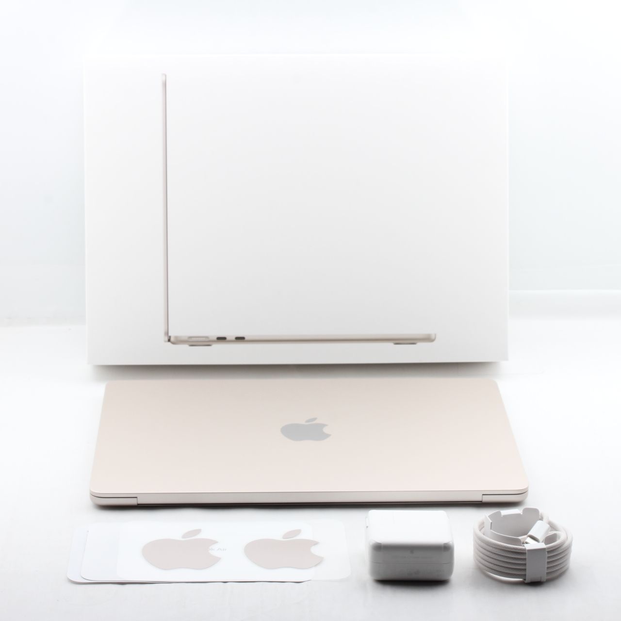 MacBook Air スターライト 未使用 展示品 MacBook Air 13.6