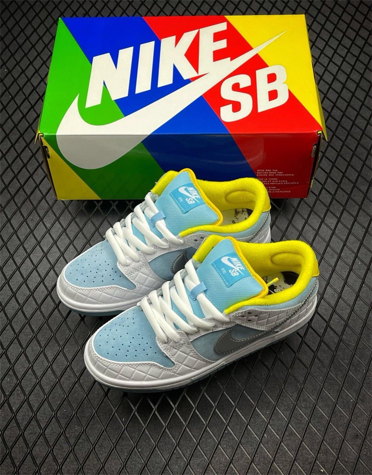 FTC x Nike SB Dunk Low 