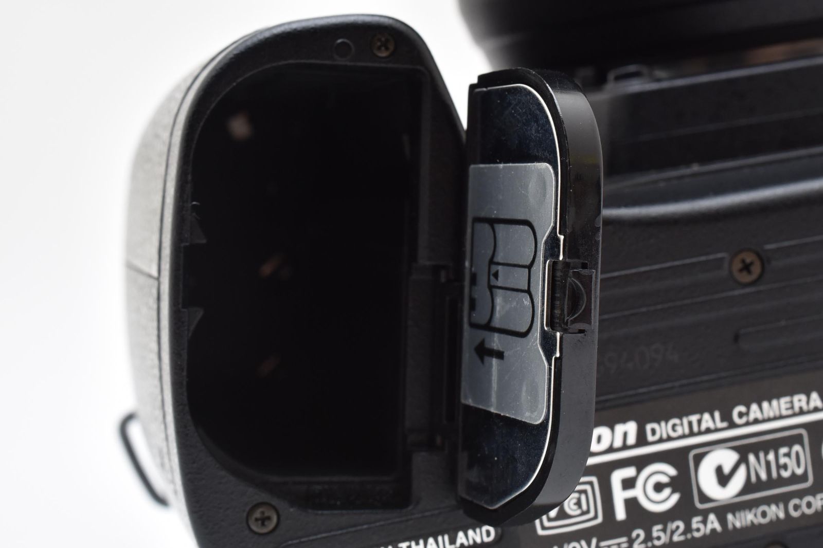 動作確認済み】Nikon D70 Kit デジタル一眼レフカメラ 充電器つき