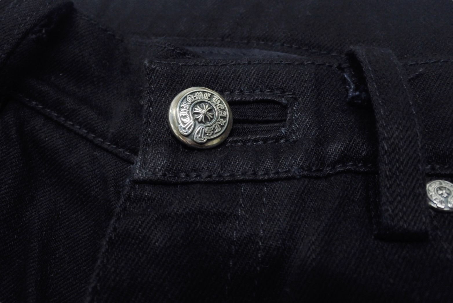 極美品 CHROME HEARTS クロムハーツ フレアニーステッチデニムパンツ 255536 コットン シルバー925 サイズ26 ブラック 中古 4b004067