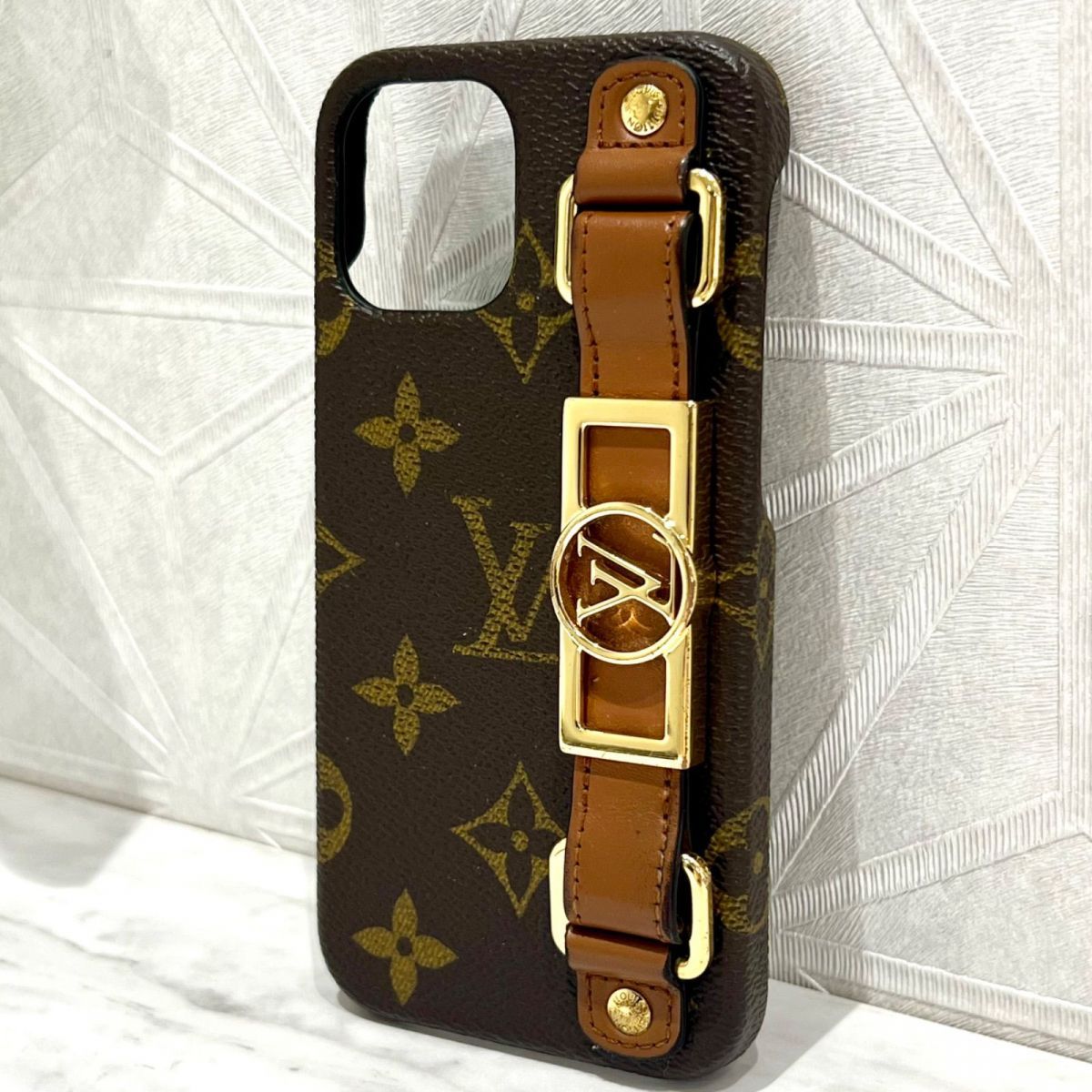 LOUIS VUITTON iPhoneケース バンパードーフィーヌ