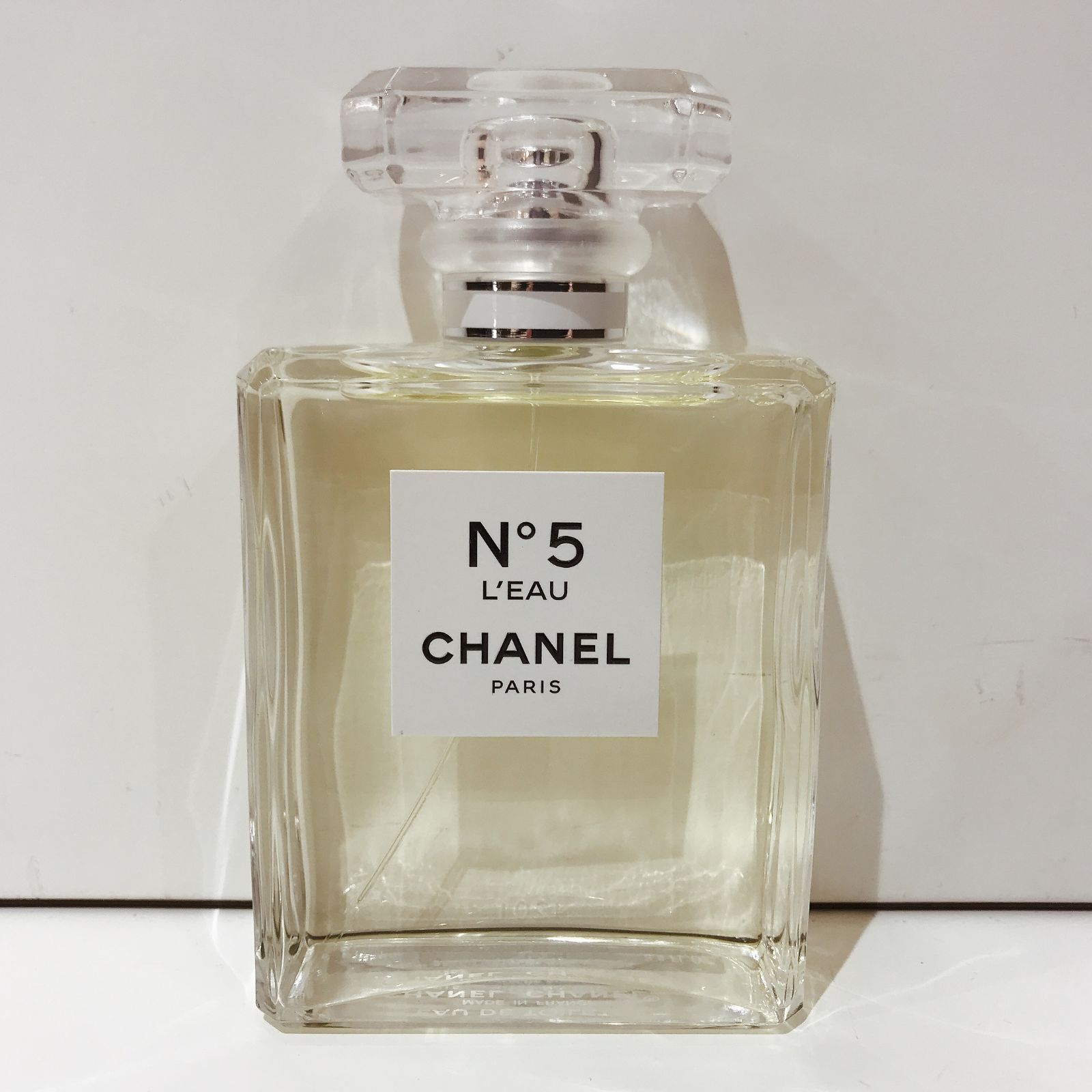 新品クリスマスコフレCHANEL N°５ ロー オードゥ トワレット 100ML-