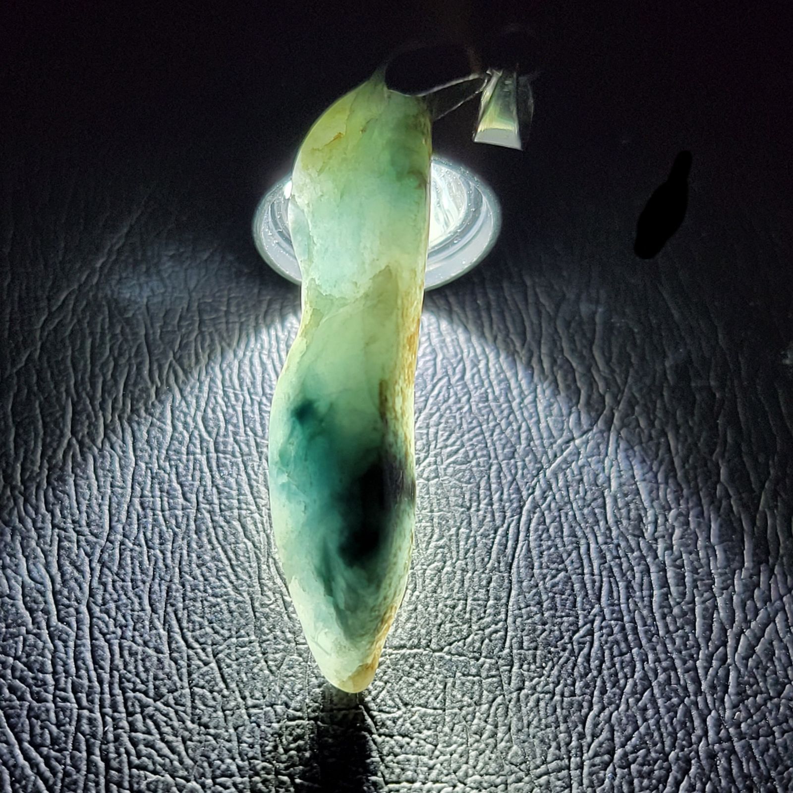 入コン沢原石ペンダントトップ:糸魚川翡翠:金具(ｽﾃﾝﾚｽ)付ms-PT0016