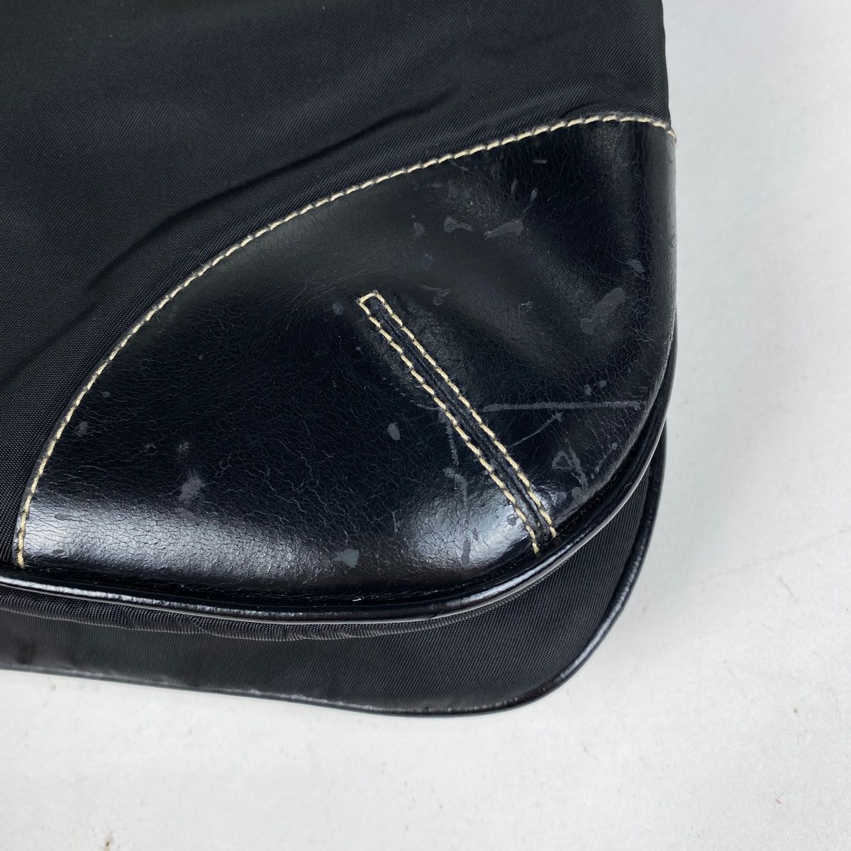 プラダ PRADA ロゴプレート ショルダーバッグ 斜め掛け ショルダー