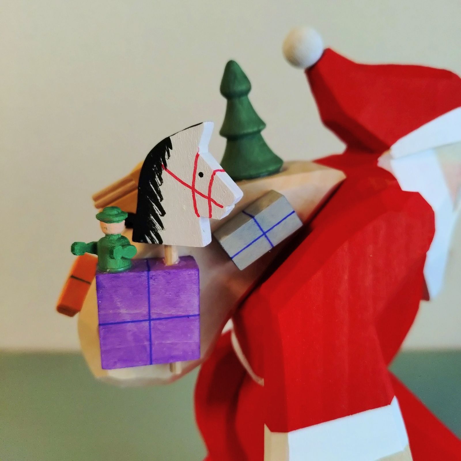 ドイツ エミールヒェルビッヒ 木製ミニチュア サンタクロース ブランコ