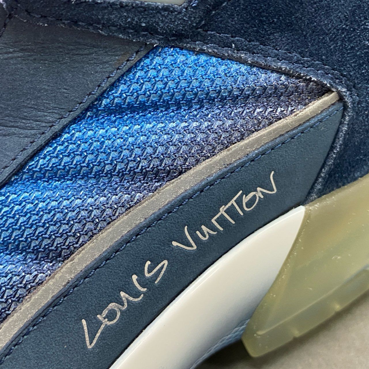 4f11 《美品》 LOUIS VUITTON ルイヴィトン アビューライン ローカット 