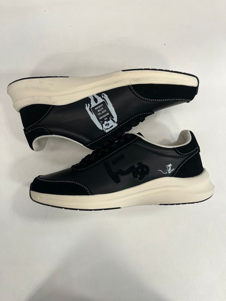 SANGACIO 黒 スニーカー SNAP SHOT】 にゅ～ず『BLACK』LIMITED EDITION ミニマムな黒が、素材