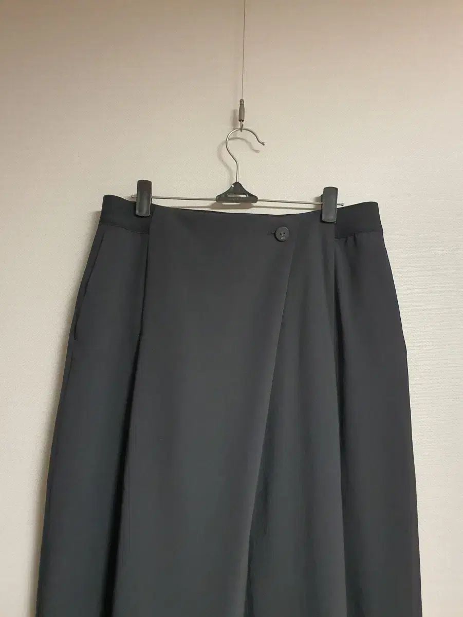 クホ KUHO ウエストゴム ピンタック バギー パンツ 66サイズ DECORATOM_COM_BR