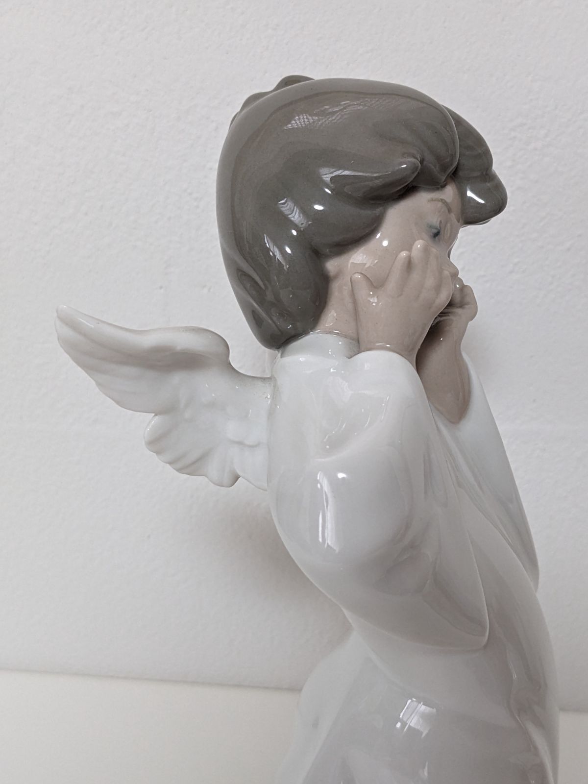 リヤドロ磁器人形天使の考えごと