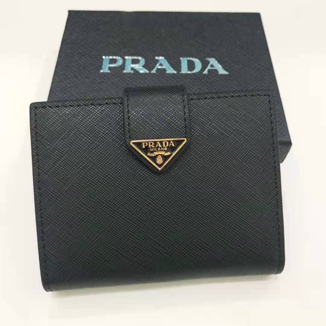 PRADA プラダ レザーブラック 折り財布 新品