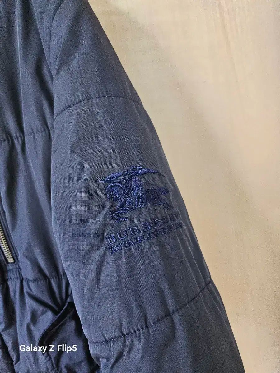 バーバリー キッズ ネイビー ダウン アウター 14 y