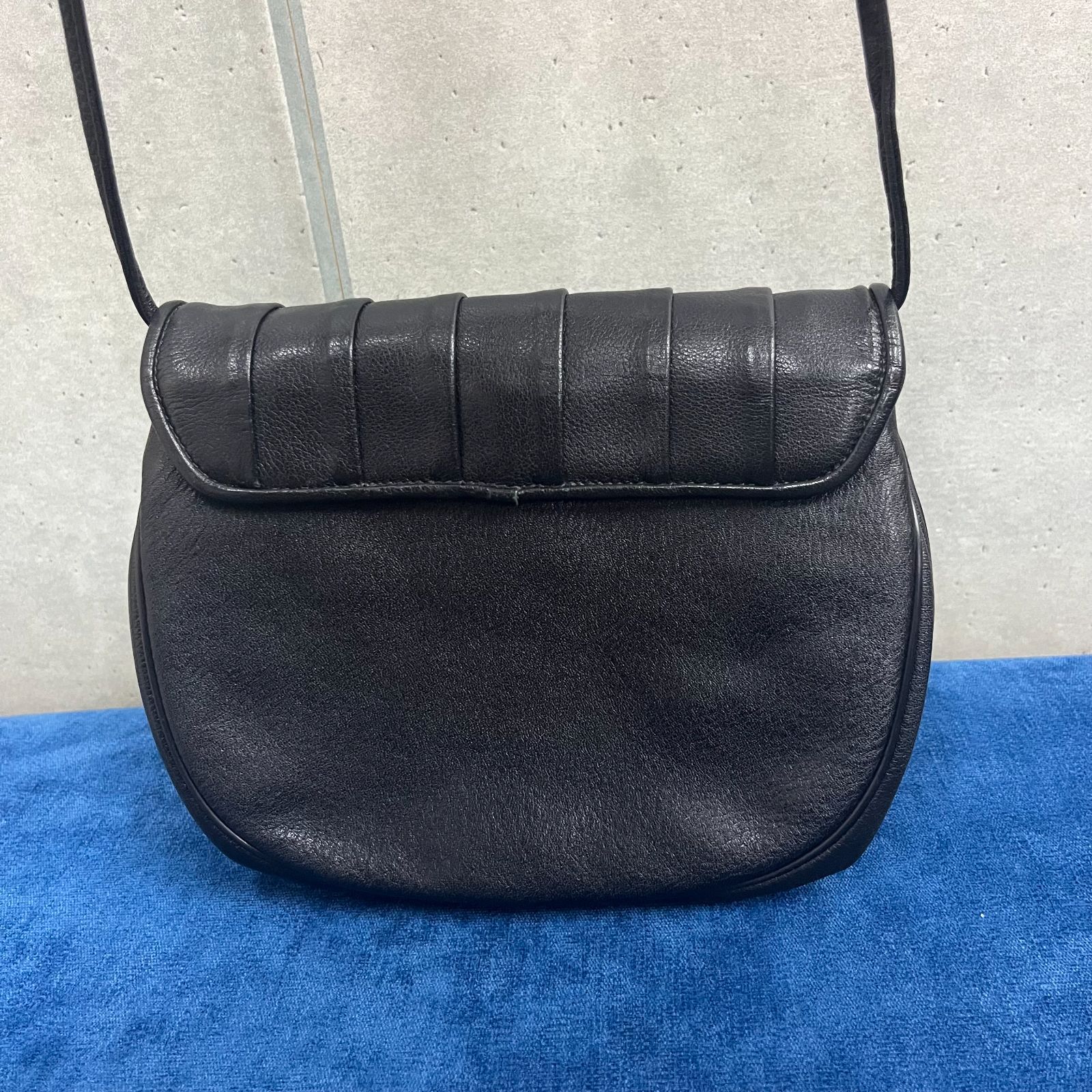 ジバンシー GIVENCHY ジバンシィ 4Gロゴ ショルダーバッグ ブラック
