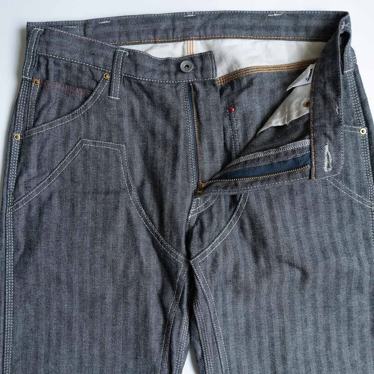 美品 IRON HEART 10.5ozヘリンボン ダブルニーロガージーンズ 美品】IRON HEART【10.5oz ヘリンボーン ダブルニー ロガー