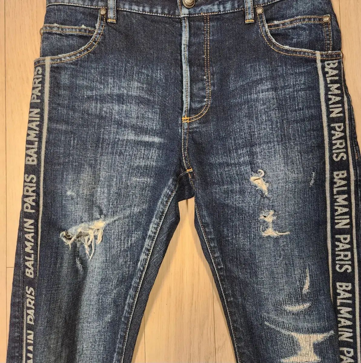 BALMAIN バルマン　美品　正規品 BALMAIN(バルマン) 正規品 デニム 30 - メルカリ