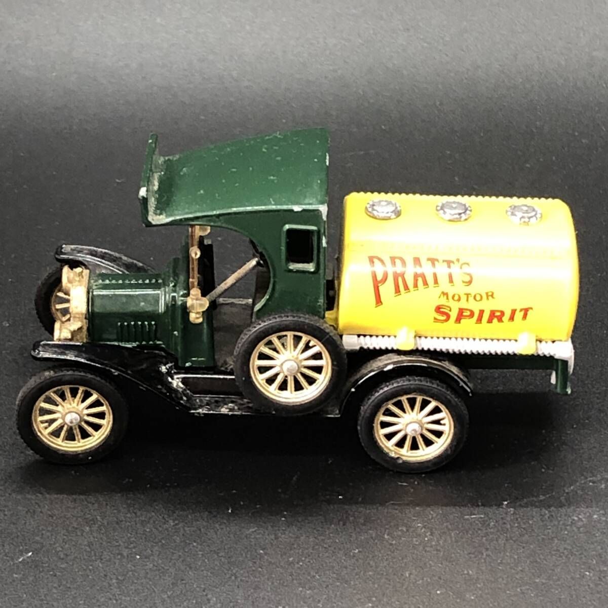 CORGI 『 CLASSICS 1915 FORD MODEL T 』　コーギー　フォード　モデルT ミニカー コレクション　モデルカー　PRATT'S SPIIRIT (MIN012)