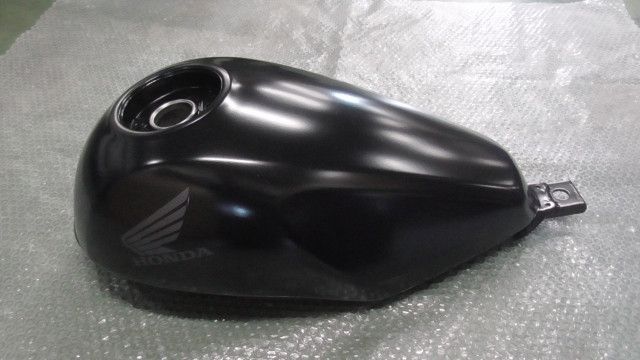 ホンダ レブル250 タンク マットブラック レブル250 MC49 の タンク マットブラック:#1690269937 - メルカリ