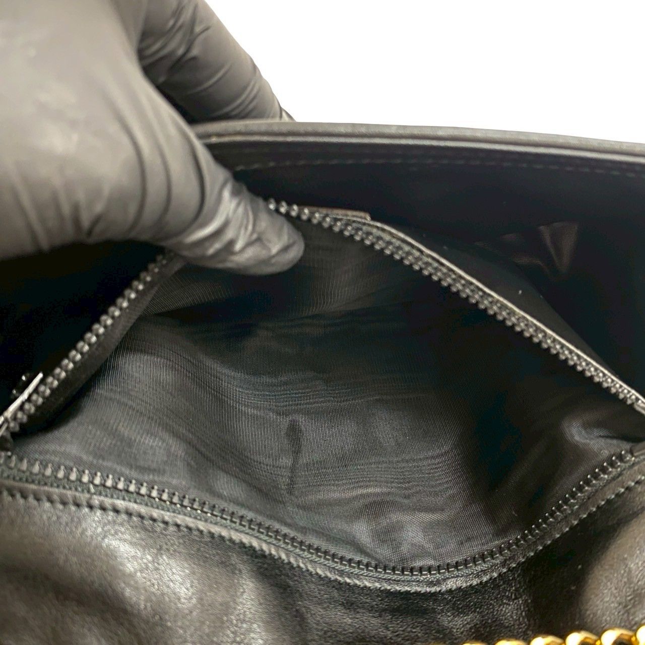 2506-11｜美品｜セリーヌ ショルダーバッグ ブラック トリオンフ ロゴ金具 Celine] トリオンフ ショルダーバッグ - ギフトボックス付き
