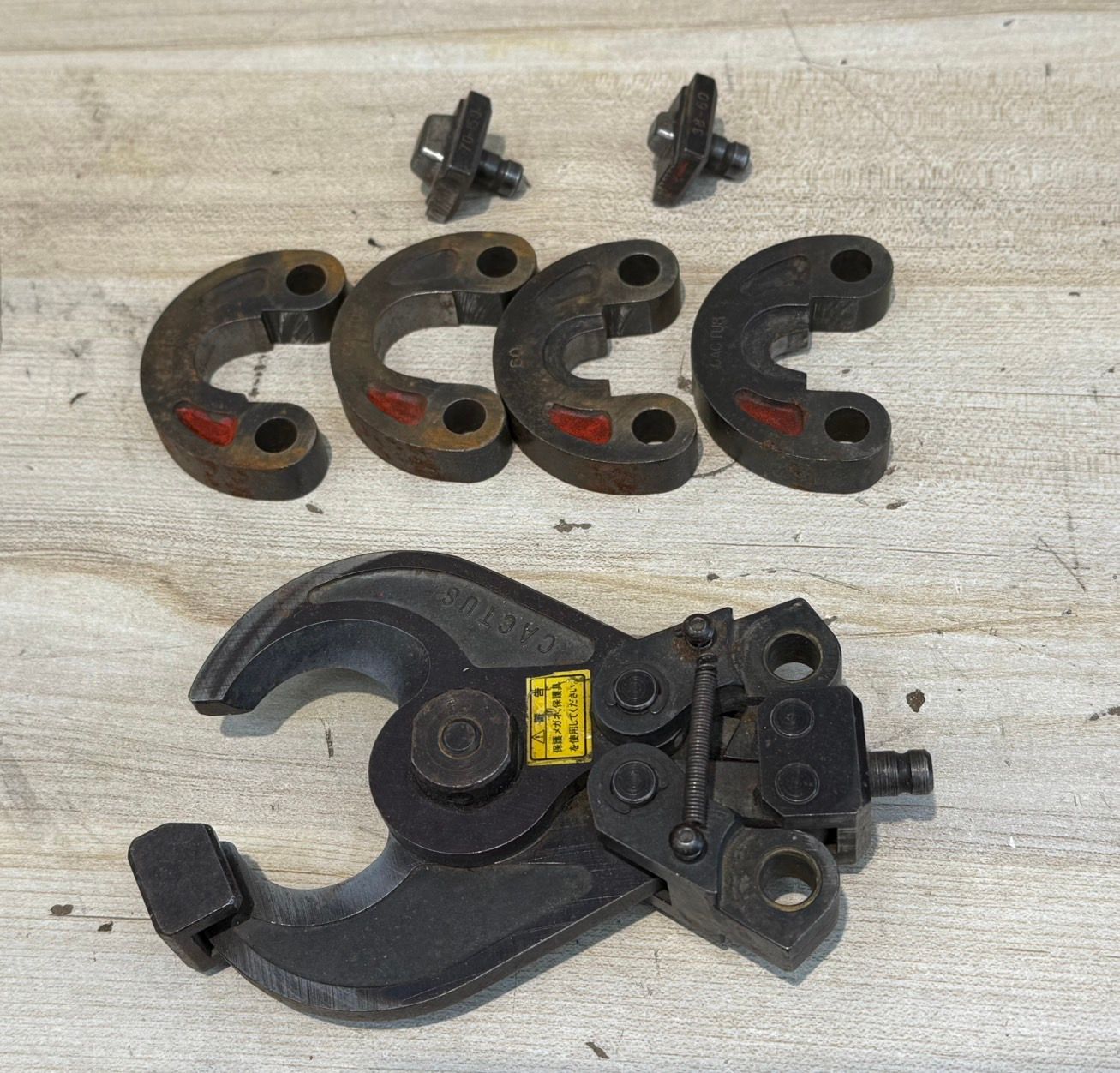カクタス 油圧式圧着工具