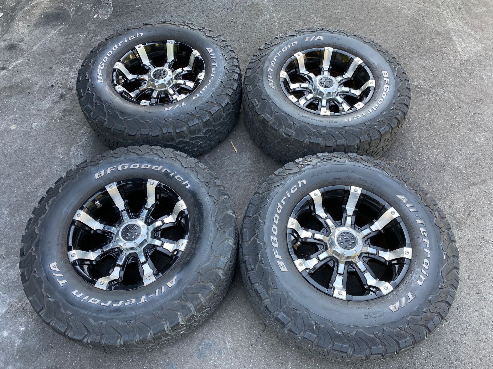 クリムソン BEAST １７インチ アルミホイール BFG AT 265|75R16 タイヤホイールセット