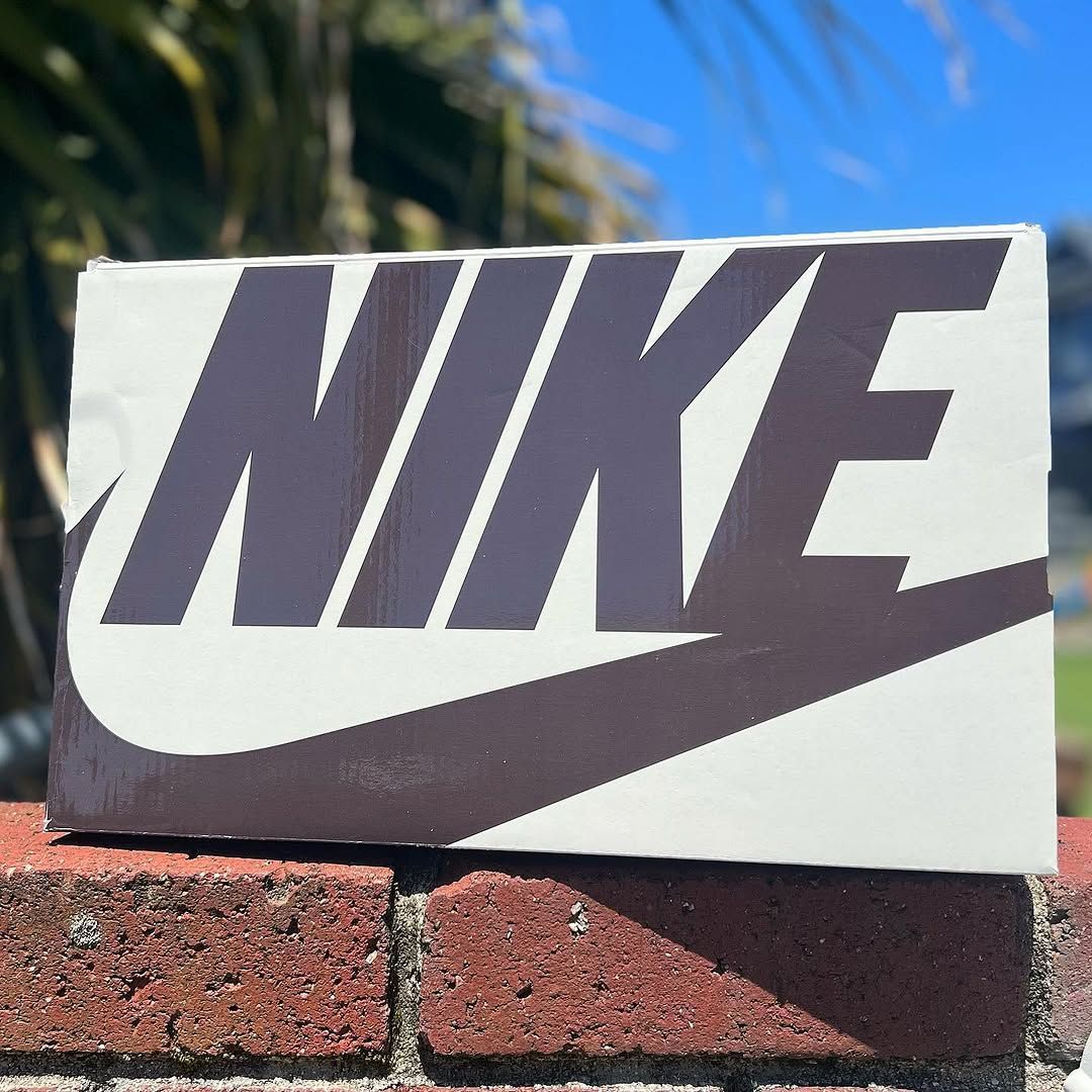 NIKE