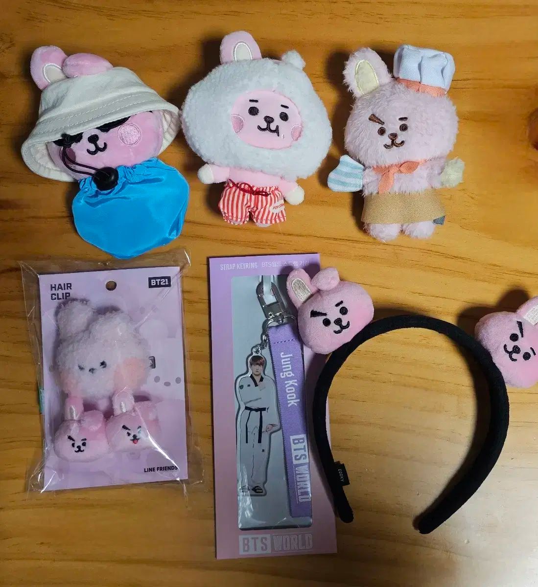 BTS 防弾少年団 バンタン bt21 COOKY ラッキークッキー キーリング ジョングク JUNGKOOK JK グク 1 つのバッチに 2 枚の写真