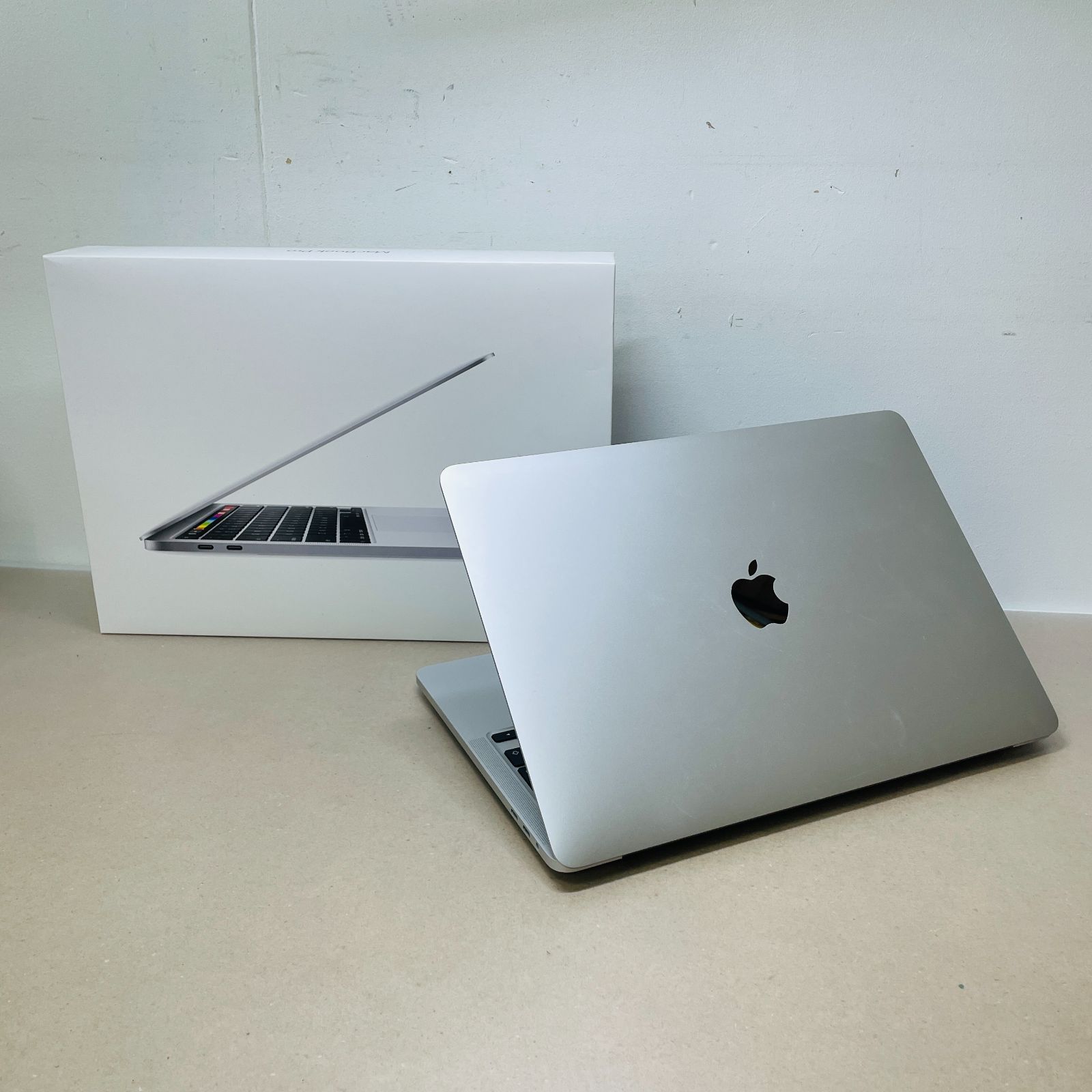 Amazon.com: Late 2020 Apple MacBook Pro with Apple M1 Chip