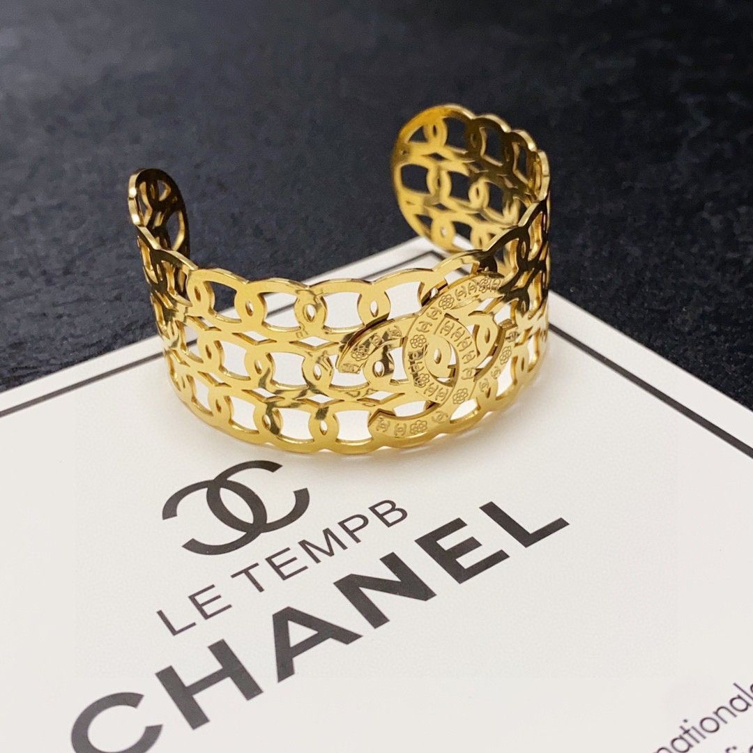 Chanel シャネル