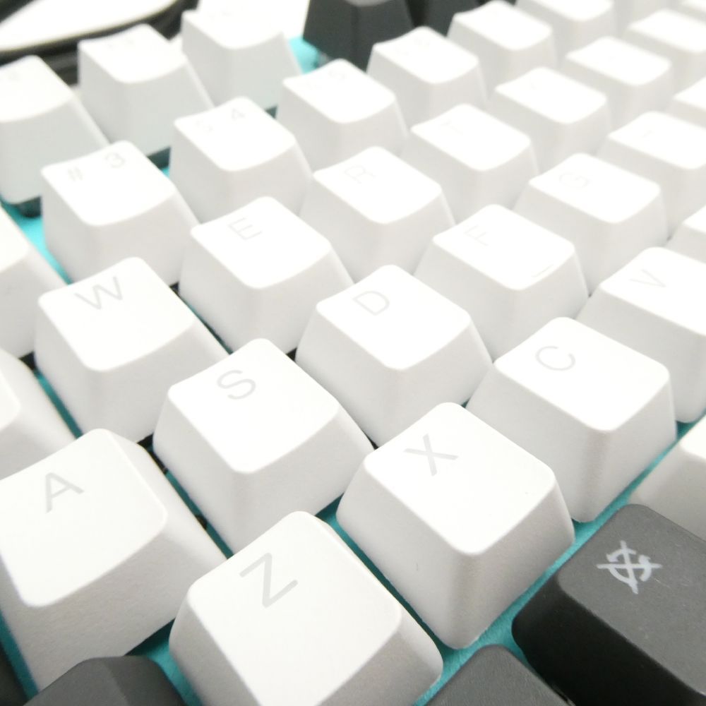 有線ゲーミングキーボード