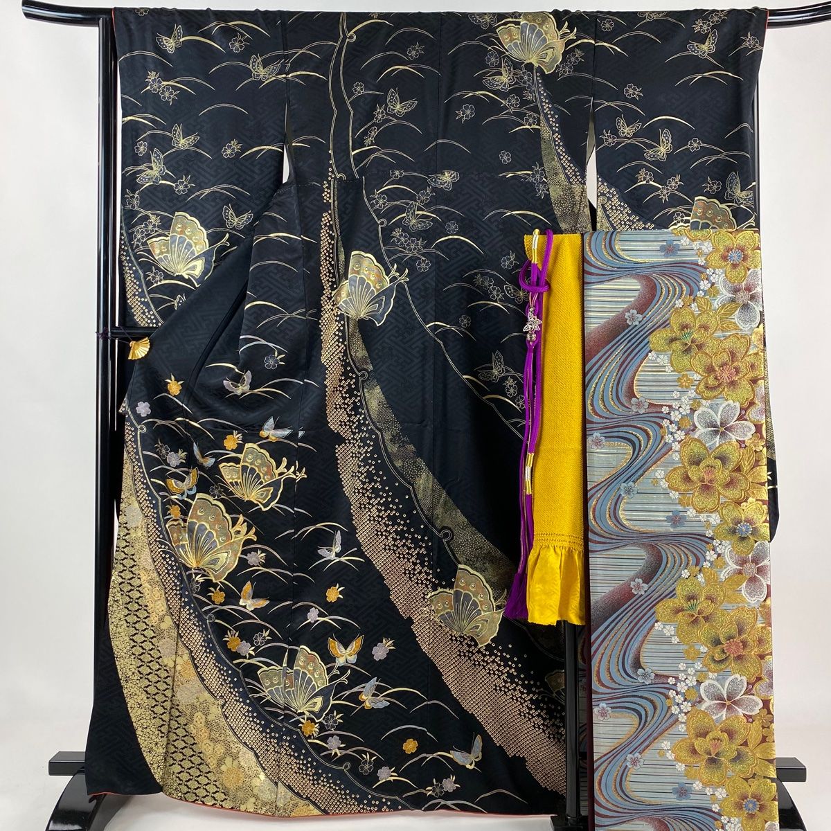 振袖 身丈161cm 裄丈66cm M 袷 襲っ 栗山吉三郎 落款 笠松 花菱 振袖 身丈161cm 裄丈66cm M 袷 襲っ 栗山吉三郎 落款 笠松 花菱