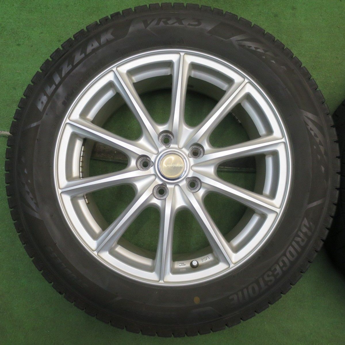 エレガント バリ溝 22年 キレイ 9.5分 スタッドレス 225 55R17 ブリヂストン ブリザック VRX3 ECO FORME エコフォルム 17インチ PCD114.3 5H 5093003NJス 送料無料！