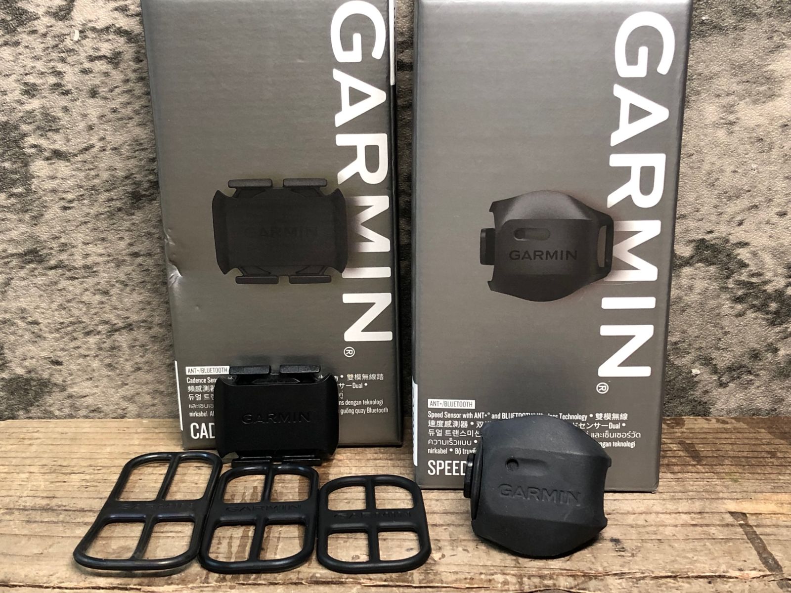 Garmin スピード・ケイデンスセンサー / HRM-Dual 3点セット Amazon.co.jp: GARMIN Speed Sensor 2 [スピードセンサーデュアル