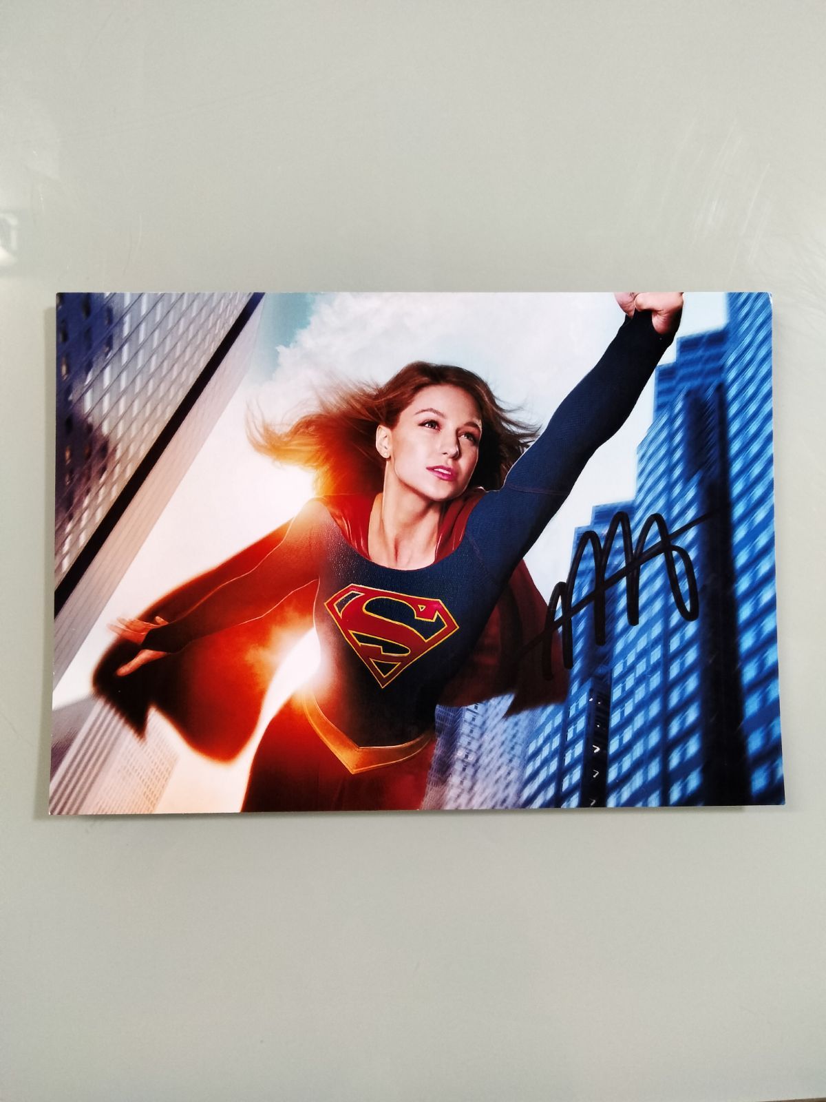 メリッサ・ベノイスト直筆サイン入り2Lサイズ写真‥SUPERGIRL - メルカリ