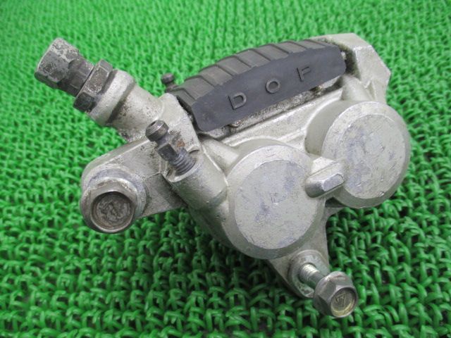 GF250 フロントブレーキキャリパー スズキ 純正 中古 バイク 部品 GJ71C 割れ欠け無し 品薄 希少品 車検 Genuine