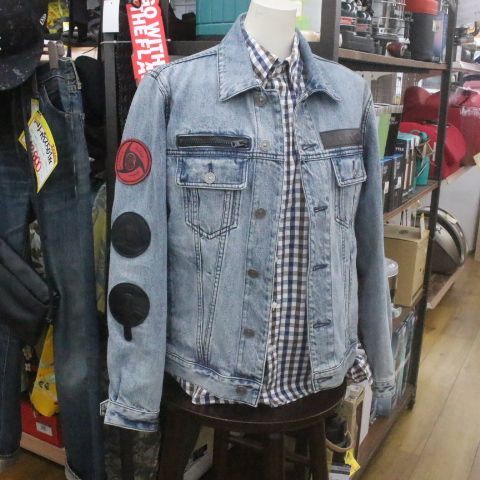 秋月【美品】Coach NARUTO ナルト デニム ジャケット COACH - 新品 ナルトXコーチCOACH X NARUTO デニム トラッカー