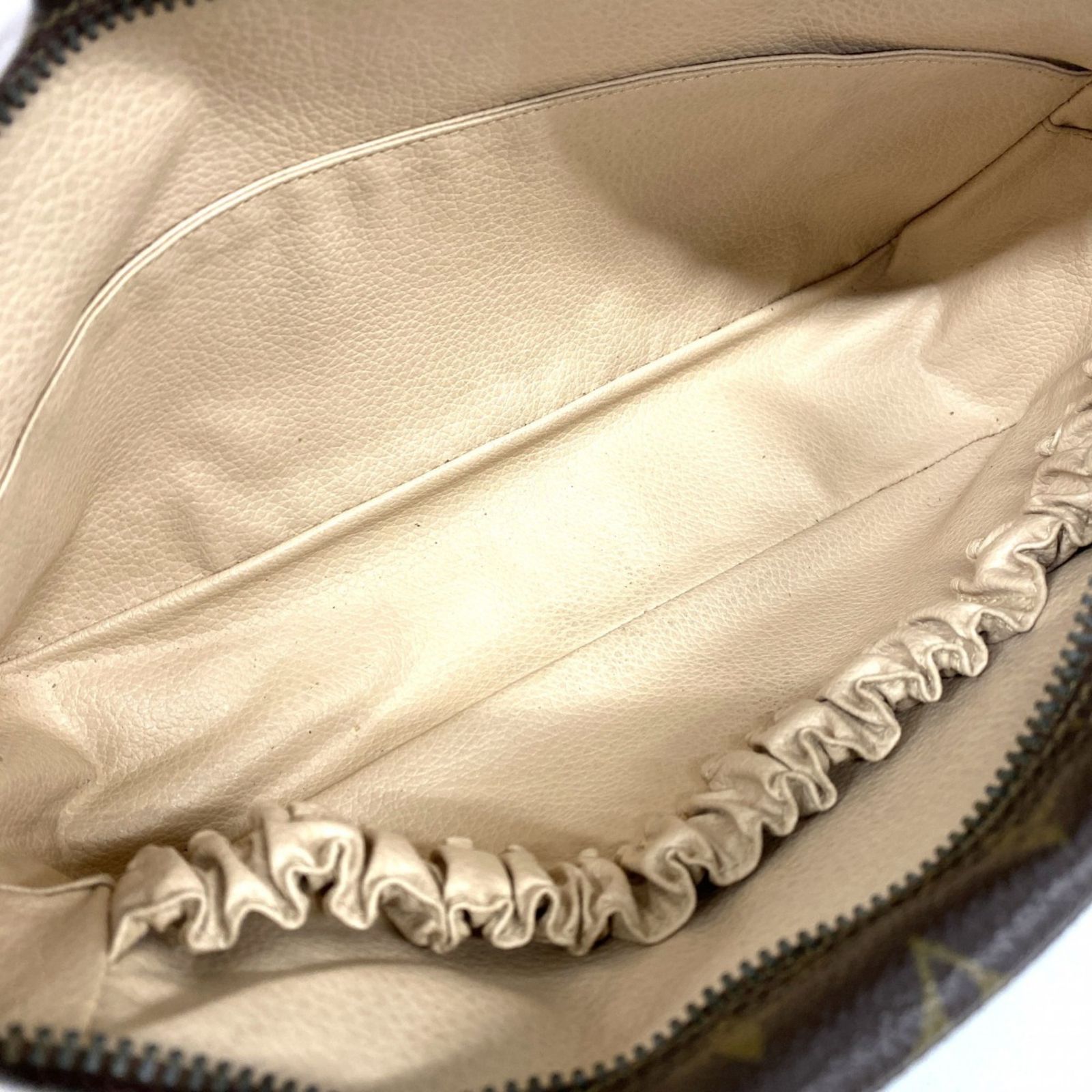 トゥルーストワレット28 M47522