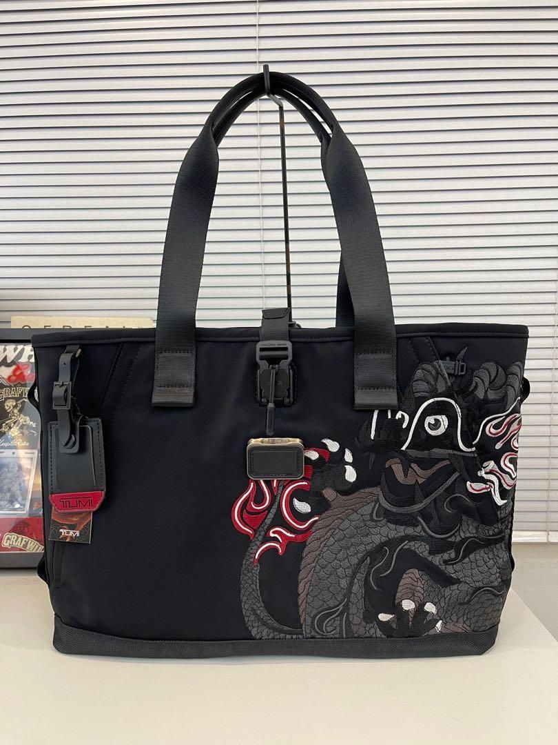 新品 TUMI LUNAR NEW YEAR「リトリート」トート ドラゴン プリント